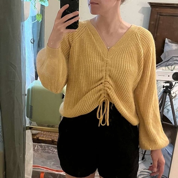 Ruched Cropped Sweater / Medium / Yellow Adjustable - Picture 6 of 9